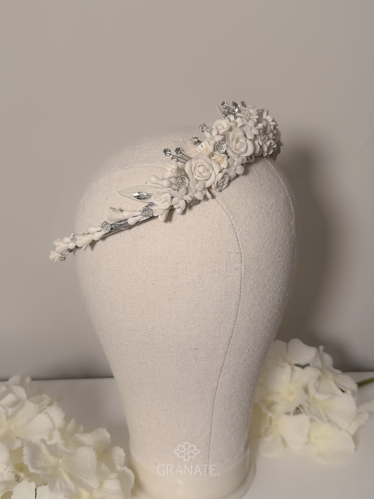 Tiara Rhoswen