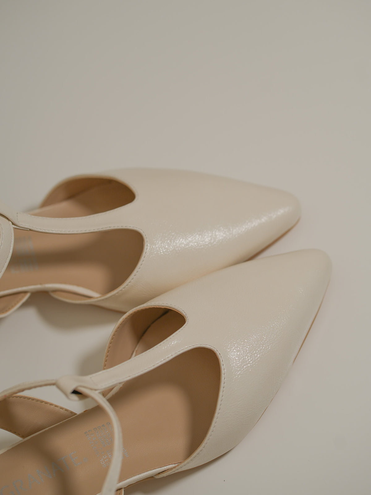 Zapato Tacón Bajo Tessa - Ivory