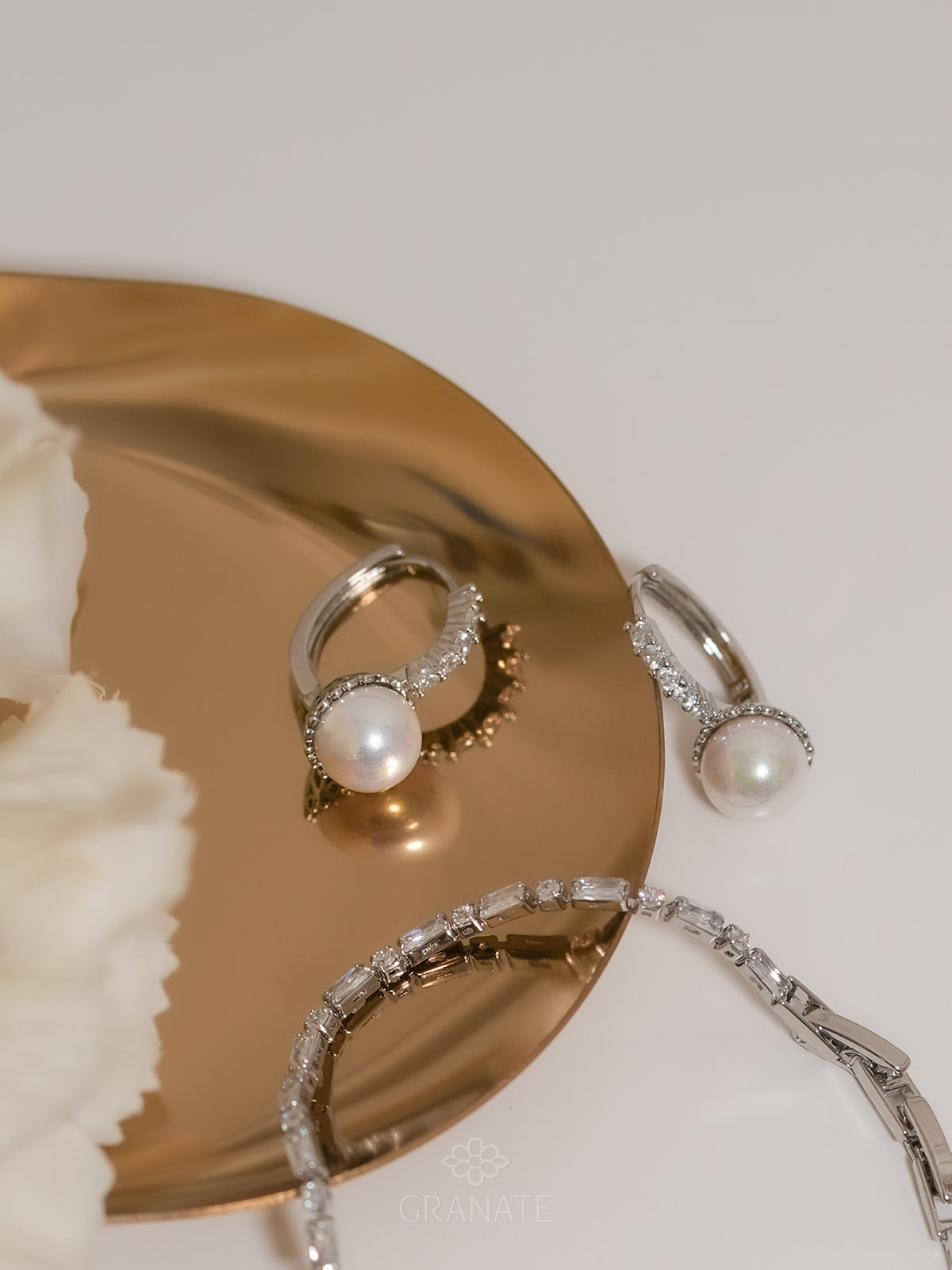 Aretes Línea Zirconia y Perla