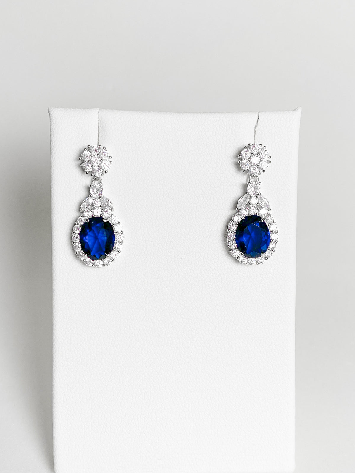 Aretes Floral Oval Zafiro