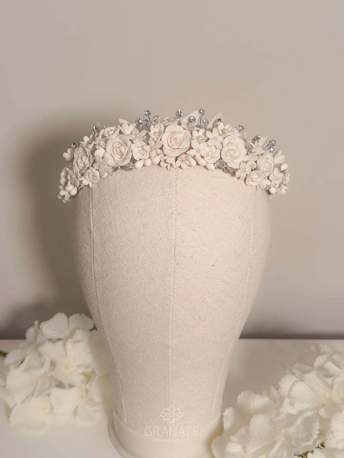 Tiara Rhoswen