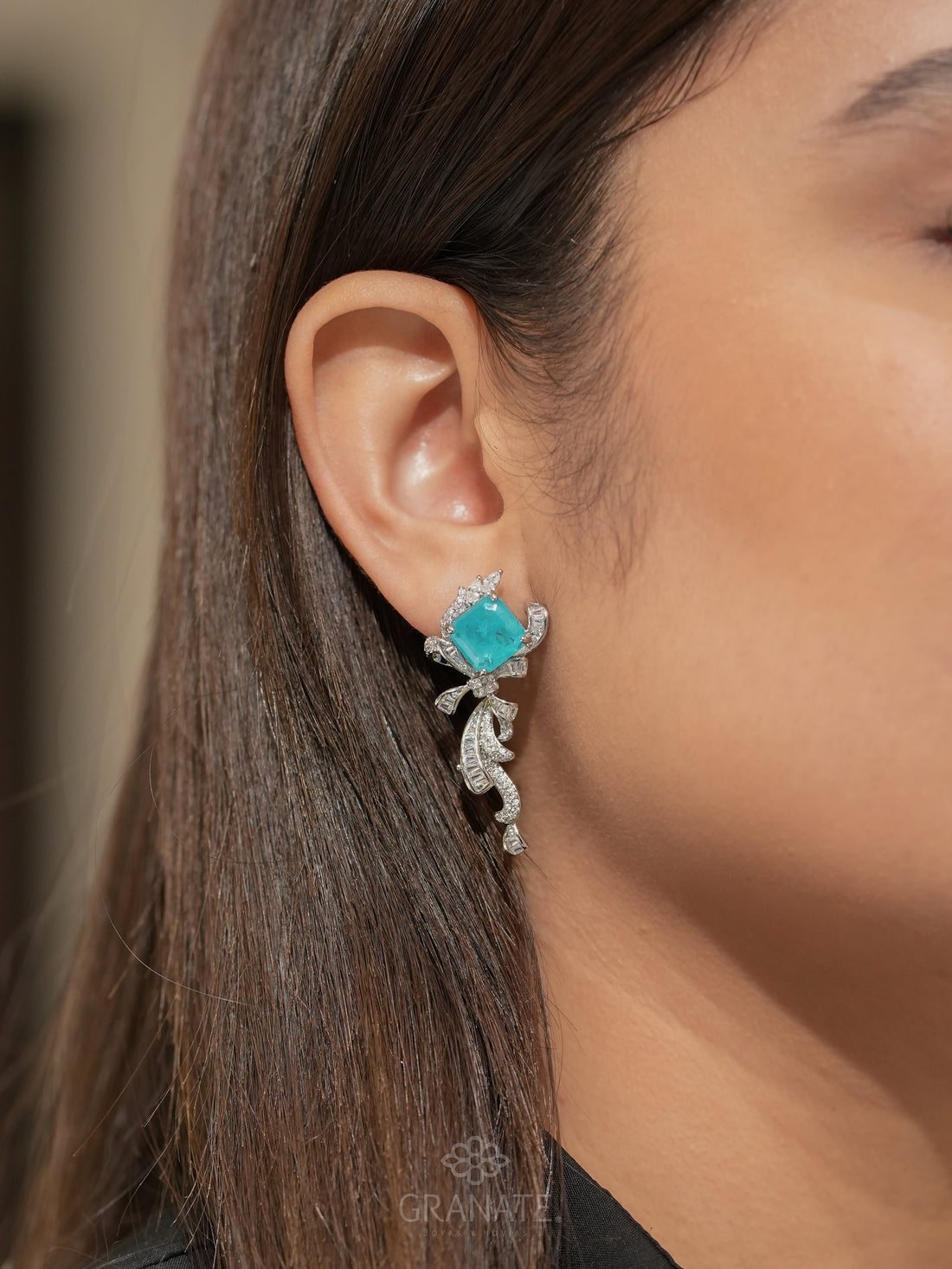 Aretes Lazo con Rombo Azul