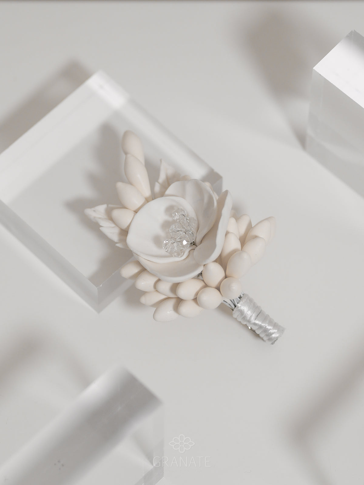 Boutonniere Sally Holmes