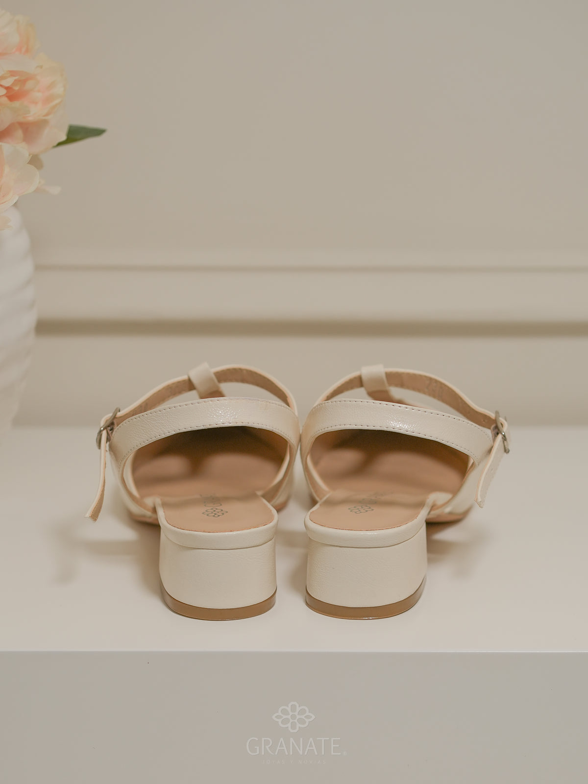 Zapato Tacón Bajo Tessa  - Ivory