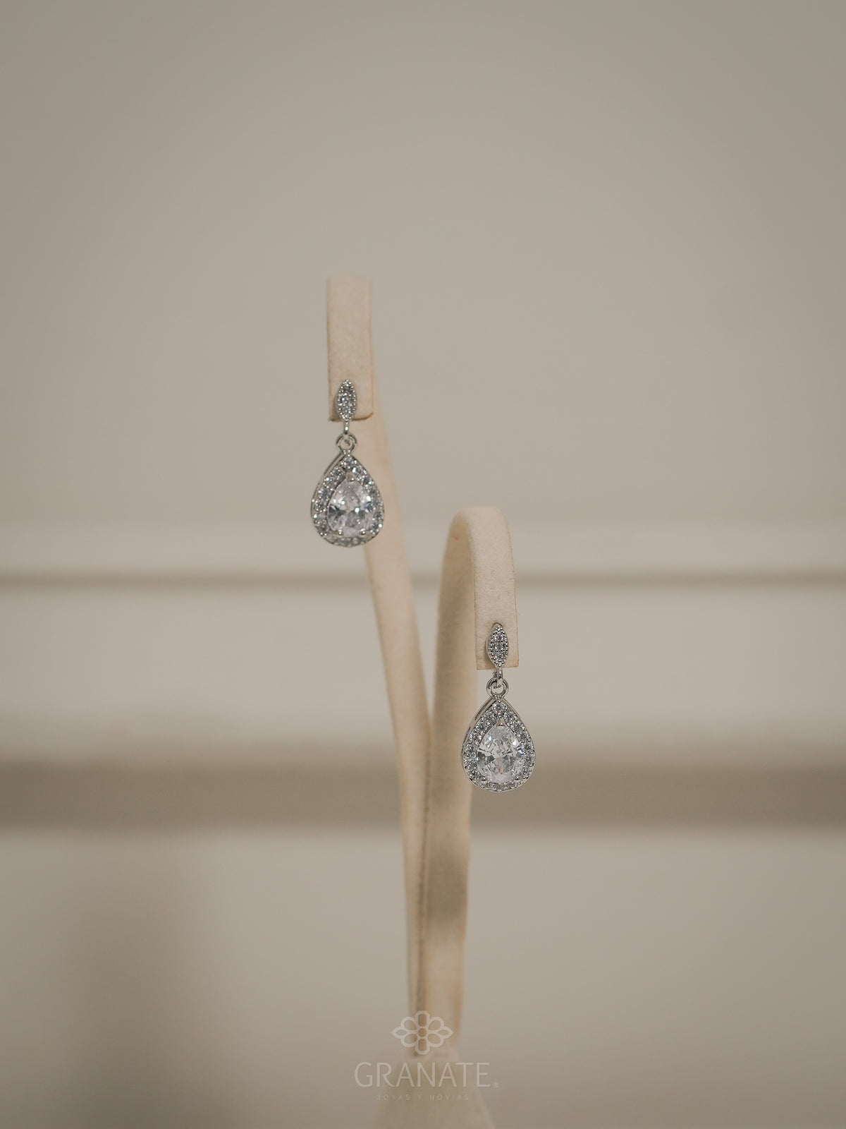 Aretes Marquise y Gota Halo