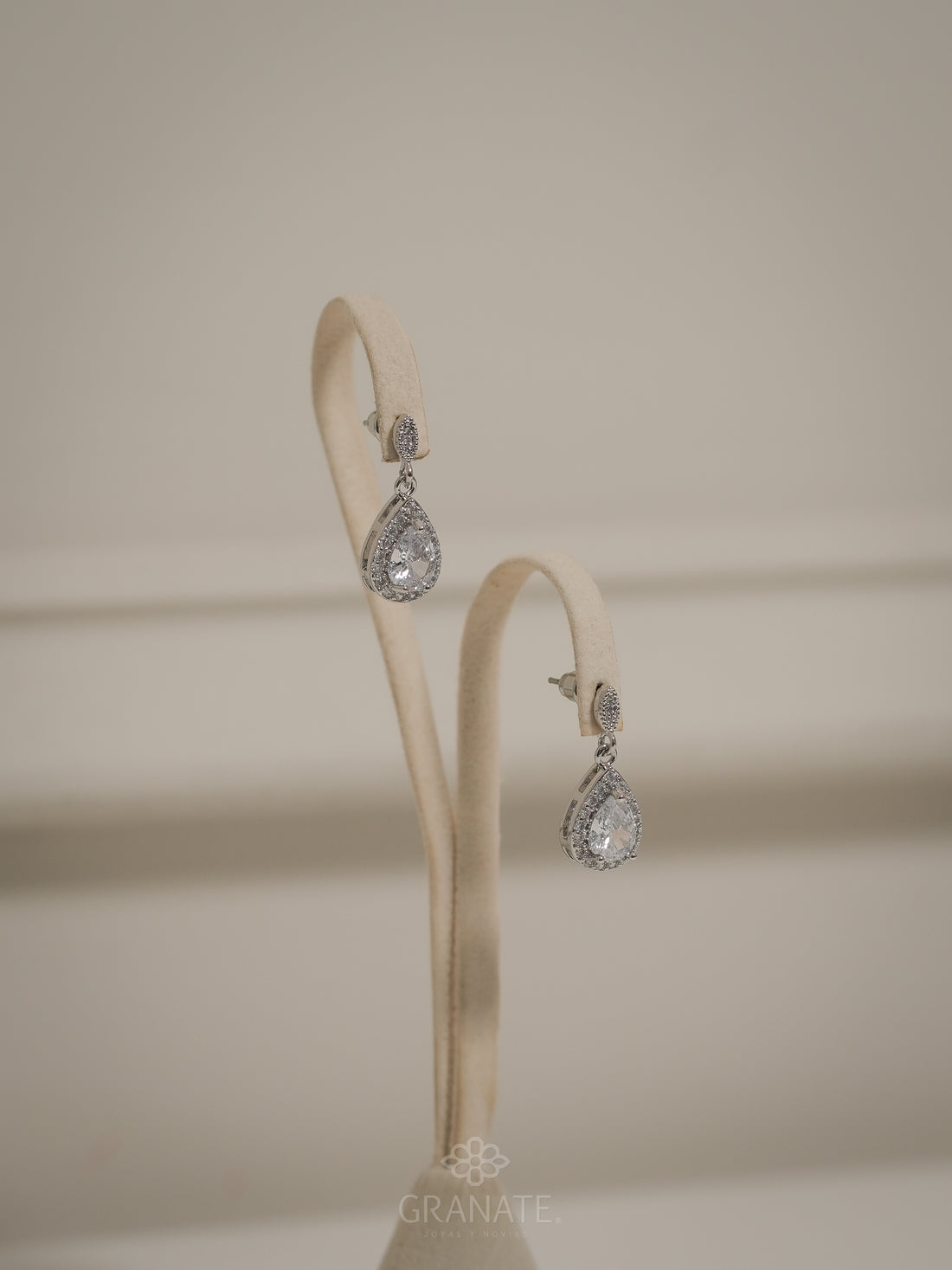 Aretes Marquise y Gota Halo
