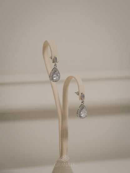Aretes Marquise y Gota Halo