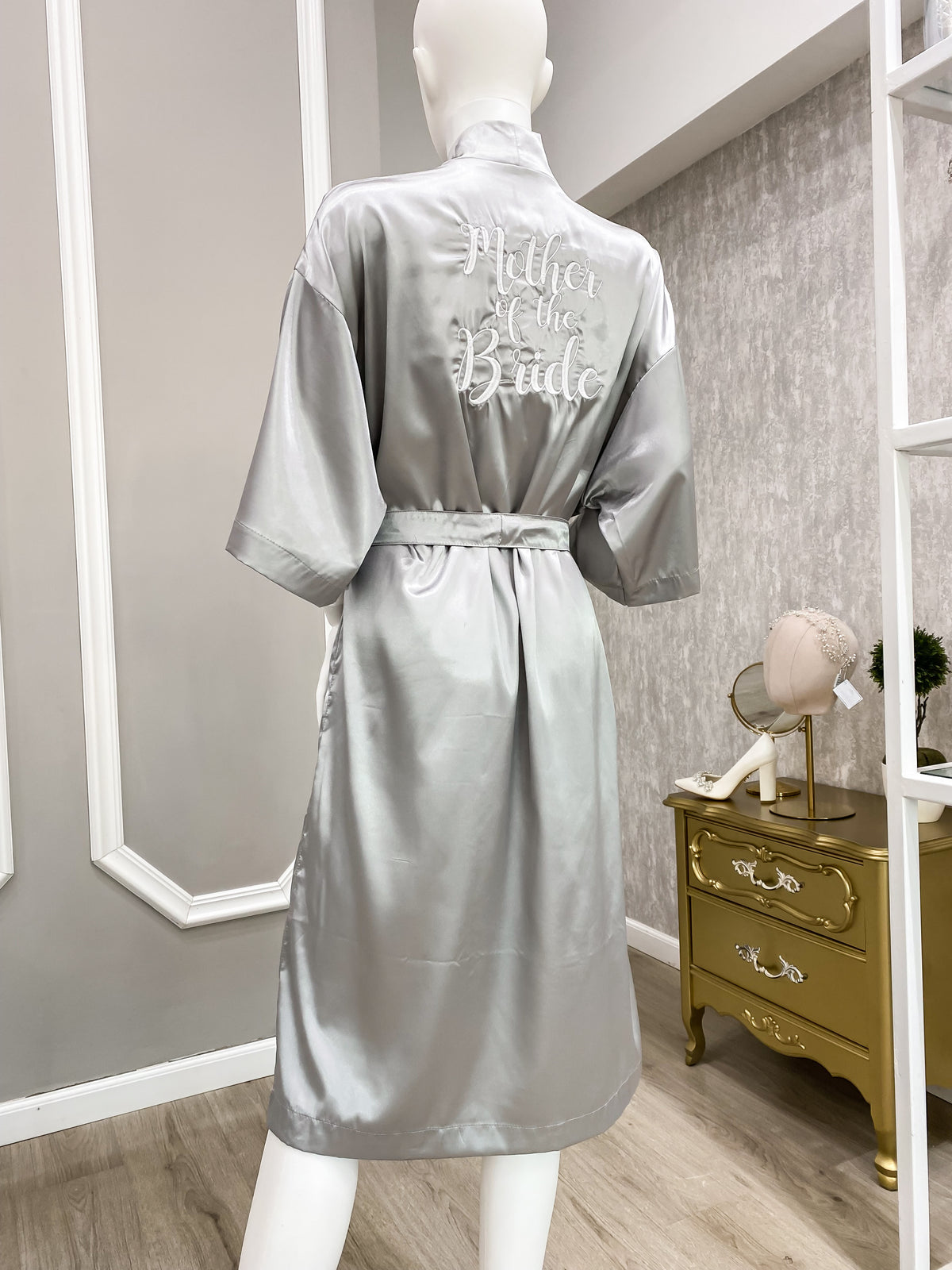 Bata Bordada “Mother Of The Bride” - Colores a Elegir